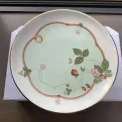 ウエッジウッド　ワイルドストロベリー シリーズ高台付き皿