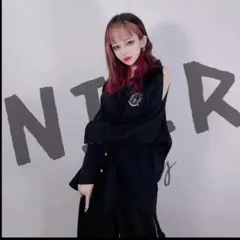 NieR UNISEX OFF-SHOULDER BLACK SHIRTのサムネイル