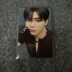 ZB1 ゴヌク ICONIK 封入 トレカ