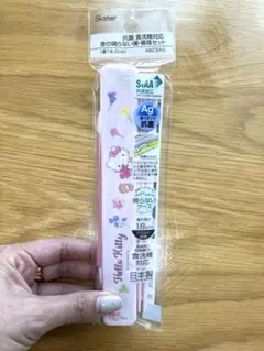 【ハローキティフラワーリース】抗菌食洗機対応の音の鳴らない箸・箸箱セットのサムネイル