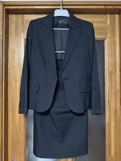 黒 ストライプ スカートスーツ