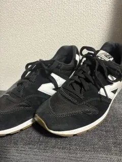 New Balance スニーカー ブラック ホワイトのサムネイル