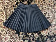 黒 プリーツスカート ひざ丈