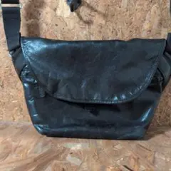 入手困難✨ Butler Verner Sails ショルダーバッグ ブラックのサムネイル
