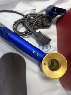 Dyson HD01ドライヤー ダイソン ヘアドライヤー　限定カラー　ゴールド