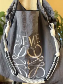 ストラップ付き　Ｍサイズ 刺繍エコバッググレー地に刺繍のロゴ