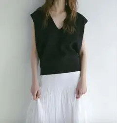 ETRE TOKYO ニットベストのサムネイル