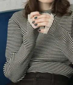 ストライプタートルネックニット