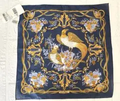 【新品タグ付き】フェラガモ Ferragamo 鳥と花 ハンカチ　ネイビー