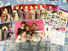 ★美品!!「SixTONES」のミニポスター2枚＋おまけで雑誌の切り抜き8枚★