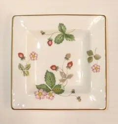 WEDGWOOD WILD STRAWBERRY スクエア皿
