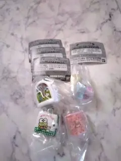 サンリオ　キャラクターズ レトロミニチュアチャーム 4つセット