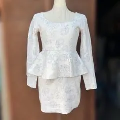 rienda リエンダ　ミニワンピース　長袖　白　花柄　キャバドレス　綺麗