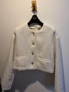 ホワイト ノーカラージャケット クロップド丈のサムネイル