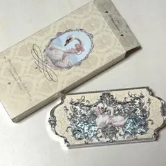 フラワーノーズ　アイシャドウパレット　ホワイトスワン