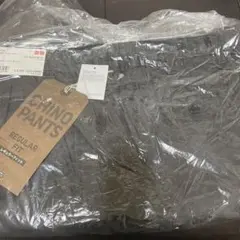 UNIQLO プレミアムコットンツータックチノ ダークグレーのサムネイル