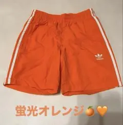 【人気】アディダスオリジナルス　ショートパンツ　ハーフパンツ　膝上　Sサイズのサムネイル