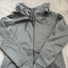 Nike フード付きグレージップパーカー