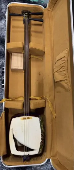 三味線 中棹 ハードケース 撥 予備弦 駒 楽譜 付属 三味線 中棹 ハードケース 撥 予備弦 駒 楽譜 付属 楽器・機材