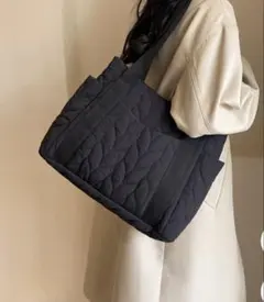 【新品未使用】キルティングトートバッグ　韓国　大容量　軽量　通勤　通学　ブラック