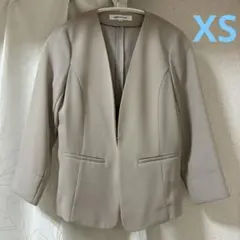 ノーカラージャケット　春　夏　ベージュ　XS ナチュラルビューティーベーシックのサムネイル