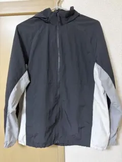 (値下げしました)UNIQLO UVカットポケッタブルパーカー　160