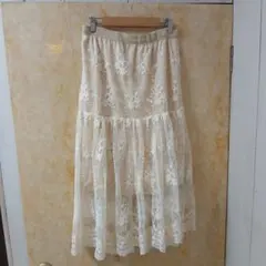 アイボリー 　裾　スカラップ　レース 　フレアロング　スカート