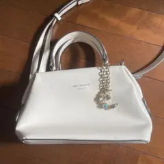 AND CHOUETTE ホワイト ショルダーバッグ チャーム付き