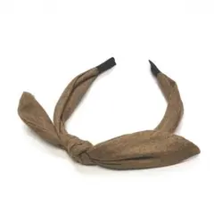 ベージュのワイヤー入リボンカチューシャ