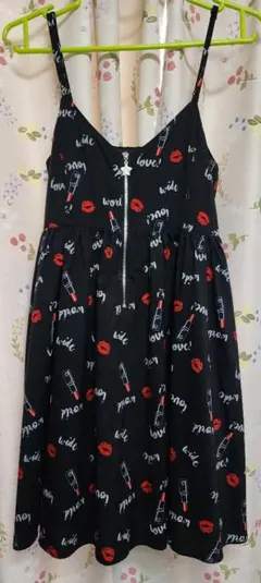 WORLD WIDE LOVE！ Lips キャミワンピース　ワンピース　総柄のサムネイル
