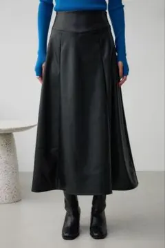 アズール レザースカート