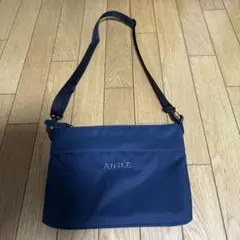 AIGLE ネイビー ショルダーバッグのサムネイル