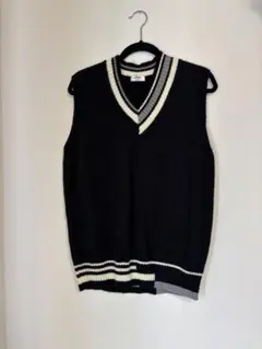 Vネック ノースリーブ ベスト 黒と白 otte