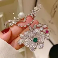 イタリアで購入　パール付き薔薇ブローチ ホワイトパール×グリーンストーン　新品