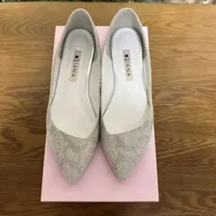 ダイアナ　ローヒール　パンプス22.5センチ　ライトグレー