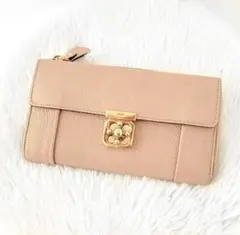 Chloe　長財布　エルシー　ターンロック　ピンクベージュ　クロエのサムネイル