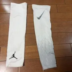 Nike Jordan アームカバー　ホワイト　s/mサイズのサムネイル