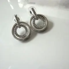 スワロフスキー Circle サークル ピアス　美品