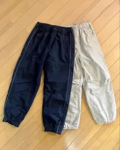 UNIQLO kidsブラックとベージュ 2色セット ロングパンツ