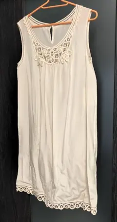 【新品、未使用】アンタイトル　ワンピース　ノースリーブ　セレモニー