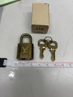 Item thumbnail for item a3b74e4b-3999-4ce0-a3da-e7f3cfcdbaa5