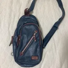 ショルダーバッグ　ブルー　普段使い