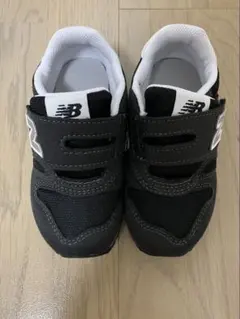 新品未使用　new balance ベビーシューズ 黒　15.5センチ