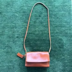 本革　オレンジ　斜めがけ　肩掛け　2WAY バッグ　レザー　ライトブラウン
