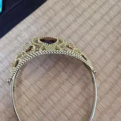 ゴールド装飾ヘアバンド ブラウンストーン付き