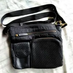 ショルダーバック ナイロン＋フェイクレザー ユニセックス 黒