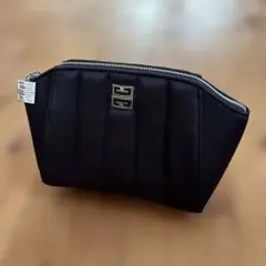 新品未使用本物 ジバンシー GIVENCHY ノベルティポーチのサムネイル