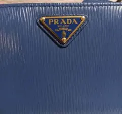 PRADA 二つ折り財布　レザー製　美品