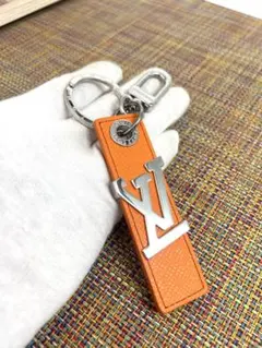 ✨極美品✨ルイ•ヴィトン　タイガキーホルダー タブ LV オブ リーク オレンジ