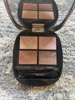 コスメデコルテ スキンシャドウデザイニングパレット　03 Wisteria